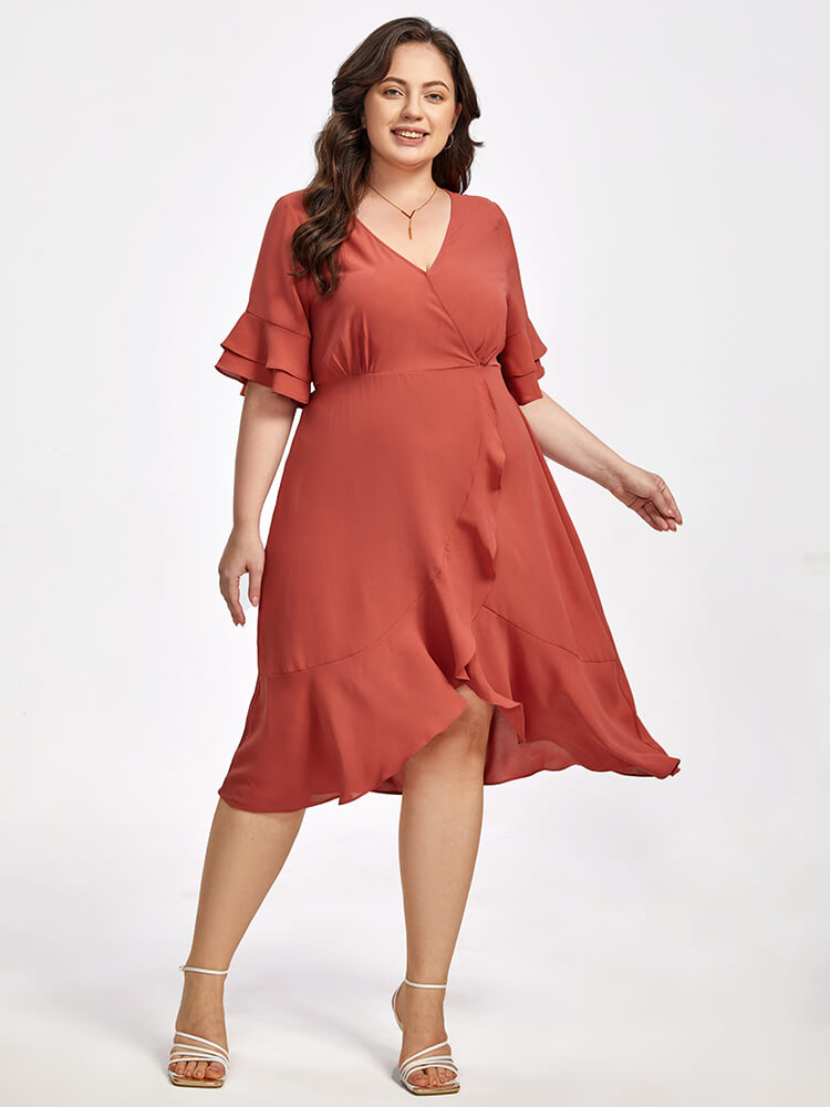 Geknotetes Midikleid in Wickeloptik