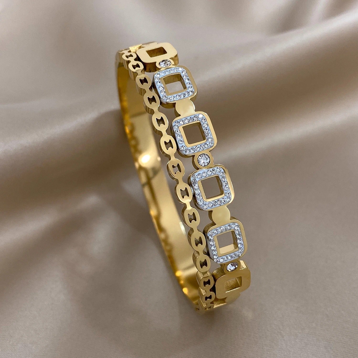 Luxuriöses Manschettenarmband aus Edelstahl | | 4er Set